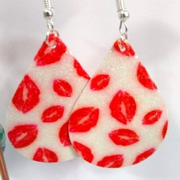 Sparkling Smooches & Stormy Waves Teardrop Earring Duo - Picture 5 of 6